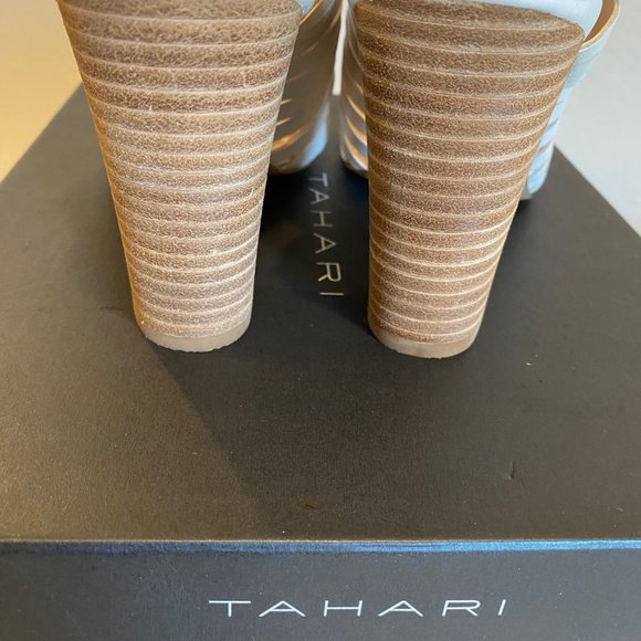 Tahari Makailyn Cream Leather Chunky Heel Sandal - Size 6M - Excellent Condition - Picture 5 of 7